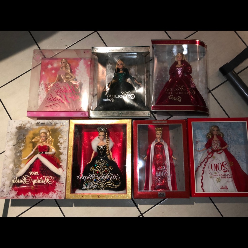 Holiday barbies - Picture 2 of 5